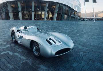 Редчайший Mercedes-Benz W196 R Streamliner 1954 года продан за огромные деньги
