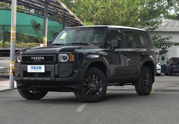 330 л.с., 8-ступенчатый «автомат», рама, постоянный полный привод и улучшенное оснащение. Флагманский Toyota Land Cruiser Prado 250 представят 26 февраля