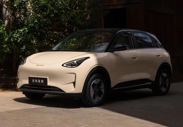 Новейший бестселлер Geely с большим экраном и ОС от Meizu дешевле $10 000. Менее чем за полгода выпущено более 100 000 Geely Geome Xingyuan