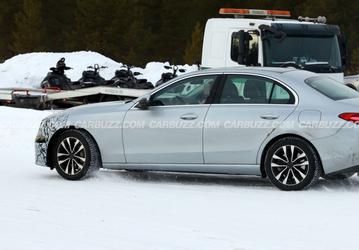 Это совершенно новый Mercedes-Benz C-Class. Первые живые фото новинки