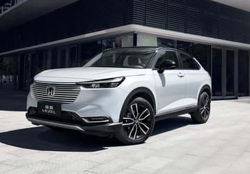 Аналогичных «китайцев» по такой цене просто нет: современный кроссовер Honda в России уже дешевле 2,2 млн рублей