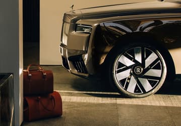 У российских дилеров появились Rolls-Royce Cullinan 2025 — очень-очень дорого
