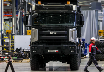 На замену Volvo, MAN, Scania и Mercedes: в России наладили производство грузовиков БАЗ с 90% отечественных комплектующих