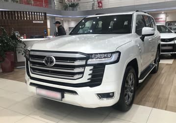 Land Cruiser 300 за 14 млн рублей, Toyota RAV4 — за 4,3 млн рублей, Toyota Camry — за 5 млн рублей. Дилеры рассказали, сколько стоят популярные «Тойоты» с гарантией