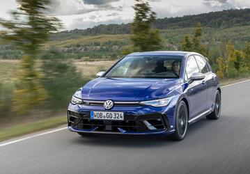 Представлены Volkswagen Golf GTI и Golf R 2025 (самый мощный серийный Golf в истории) с физическими кнопками вместо сенсорных