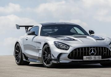 Россиянам предлагают Mercedes-Benz AMG GT