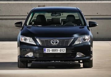 «Такую Camry 50 не найдёте». В России продают Toyota Camry VII (XV50) в идеальном состоянии — почти вдвое дешевле Camry в 40-м кузове