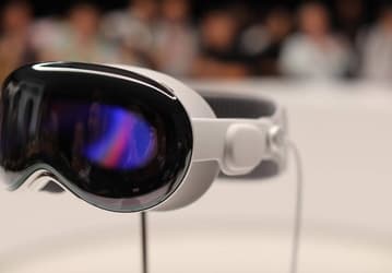 Apple добавляет искусственный интеллект в Vision Pro: что нового в visionOS 2.4