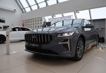 Просторный 200-сильный бизнес-седан от Geely — всего 2,826 млн рублей. В Белоруссии начали выпускать Geely Preface, и он оказался гораздо дешевле, чем в России