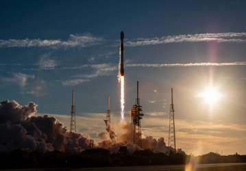 Космический затор: США не успевают готовить спутники к рекордным запускам