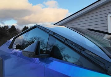 У Tesla Cybertruck отрываются панели кузова на скорости 110 км/ч