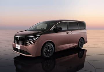 Самый главный конкурент Toyota Alphard. Представлен совершенно новый Nissan Elgrand — футуристичный гибридный минивэн с полным приводом и автопилотом ProPILOT 2.0