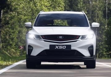 Lada просела на 25%, Geely потеряла 30%, зато у белорусского бренда Belgee рост на 74%. «Автостат-Инфо» охарактеризовал рынок новых авто в России