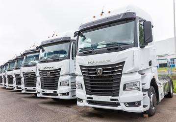 КамАЗ начал выпускать флагманские тягачи КамАЗ-54901 Hi-Tech, они получили адаптивный круиз-контроль