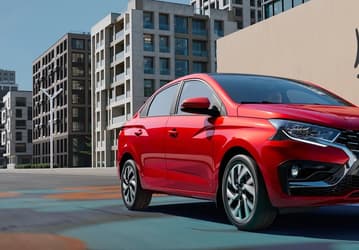 АвтоВАЗ улучшил Lada Iskra: заменено «железо» медиасистемы, доработан датчик дождя. В продаже появились версии с базовым мотором