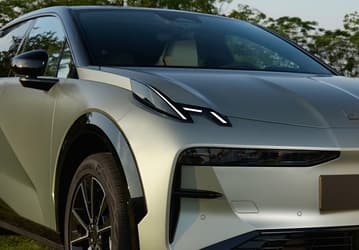 Представлен Zeekr X 2026 с разгоном до 100 км/ч за 3,7 c, холодильником и сдвижным экраном. Объявлены цены