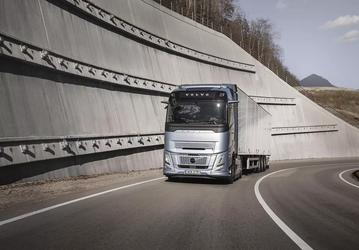 Двигатели в новых грузовиках Volvo Trucks отключаются сами на спусках ради экономии топлива и снижения выбросов