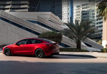 Продажи Tesla падают по всему миру, а в Европе и вовсе рухнули почти вдвое на фоне роста рынка в целом