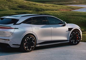 Заряженный универсал Zeekr 007 GT не заинтересовал покупателей. Продажи падают, компания убирает плату за эксклюзивные цвета