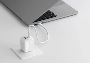 70 Вт в кармане. Очень компактная зарядка Belkin BoostCharge Pro способна зарядить Samsung Galaxy S25 на 50% всего за 26 минут