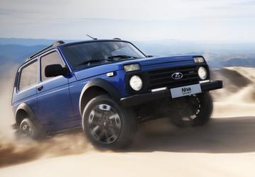 Новая Lada Niva Sport за 1,7 млн рублей на выставке оказалась ржавой и с утечкой масла