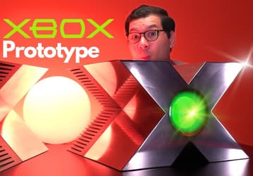Это Xbox первого поколения, огромный и алюминиевый. Энтузиасты воссоздали концепт Microsfot 25-летней давности