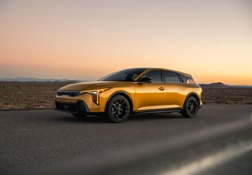 190 л.с. и 8-ступенчатый «автомат» — за 28,8 тыс. долларов. В США стартовали продажи совершенно нового Kia K4 Hatch — он оказался дешевле Honda Civic и Mazda 3