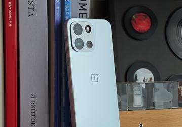 OnePlus Turbo 6 с аккумулятором 9000 мАч, режимом внешнего аккумулятора, экраном 165 Гц, IP68/IP69, ИК-излучателем показали вживую