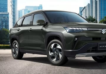 Раньше этот Suzuki был клоном Toyota RAV4, а сейчас Suzuki Across превратился в клон другого Suzuki на платформе Vitara