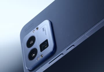 7000 мАч, 120 Вт, экран 2K 144 Гц, Snapdragon 8 Elite Gen 5 и 200-мегапиксельная камера Ricoh GR. В России начались продажи смартфона Realme GT 8 Pro