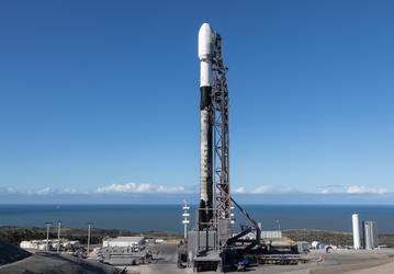 SpaceX не может возобновить запуски Starlink после аномалии с одним из спутников. Причину инцидента пока так и не удалось установить