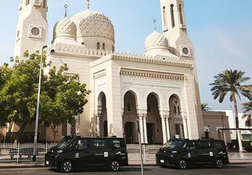 Дубай запустил беспилотные такси Uber в туристических районах города