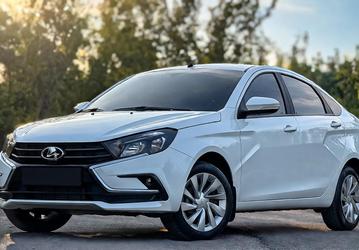 Полнофункциональную Lada Vesta с климат-контролем обещают только летом 2026 года