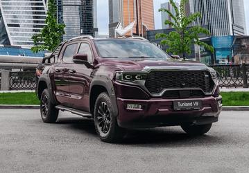 Рама, полный привод, 8-ступенчатый «автомат», официальная гарантия 3 года — и цена на 300 тыс. рублей ниже. Внедорожники Foton Tunland V7 и V9 подешевели в России