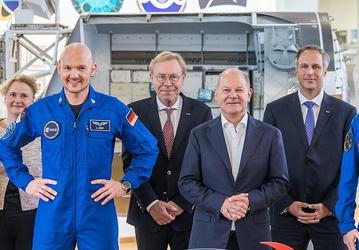 Немецкий астронавт станет первым европейцем, облетевшим Луну