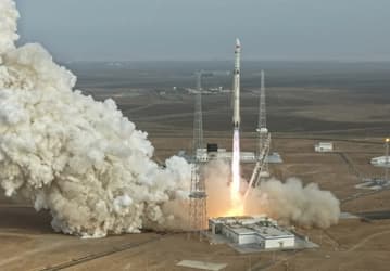 Первый запуск китайской многоразовой ракеты Long March 12A состоялся. Но посадка первой ступени оказалась неудачной