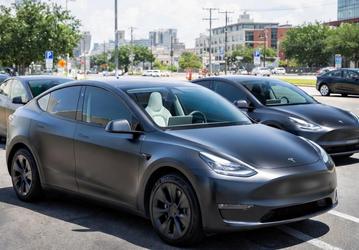 Роботакси без «страховки»: после заявления Илона Маска акции Tesla взлетели к годовому максимуму