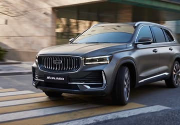 Geely Monjaro — хит не только в России. В Китае он обошел по продажам Toyota RAV4 и Volkswagen Tiguan L