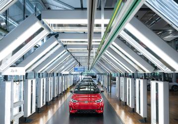 Конец эпохи: с конвейера «Стеклянного завода» Volkswagen сошёл последний автомобиль