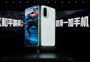Первый в мире смартфон на Snapdragon 8 Gen 5 не шокирует ценой. Представлен OnePlus Ace 6T: 8300 мАч, 100 Вт, большой экран 1,5К 165 Гц, IP69K — всего 340 долларов