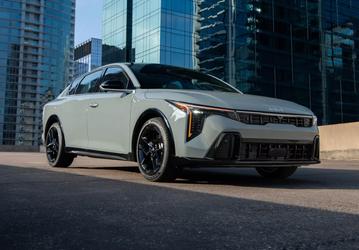 Kia K4 2026 вышел на рынок в США. Седан, уступающий по популярности только Sportage, получил новые опции и цену от 22,2 тыс. долларов (1,75 млн рублей)