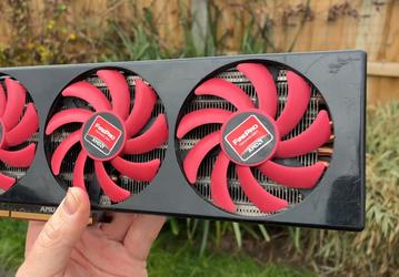 На что способна чудовищная двухчиповая видеокарта из 2012 года. AMD FirePro S10000 протестировали в играх