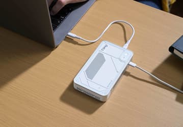 Этот мини-ПК размером со смартфон попал в Книгу рекордов Гиннесса. Tiiny AI Pocket Lab способен локально запустить ИИ на 120 млрд параметров