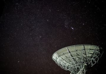 SETI смещает фокус с обитаемости на технологии — астрономы проверили десятки экзопланет на наличие искусственных сигналов