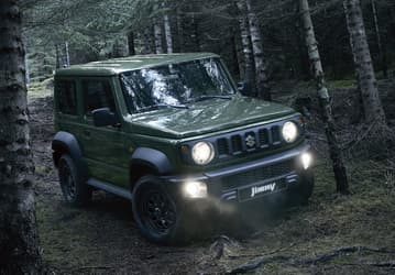 У дилеров и в мультибрендовых салонах появились Suzuki Jimny 2025: рама и полный привод — от 3,49 млн рублей