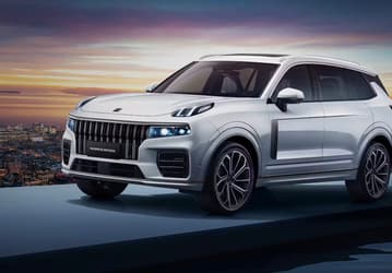 Платформа XC90, 254 л.с. и полный привод — за 6,29 млн рублей. В России на учет встали первые кроссоверы Nordcross 001