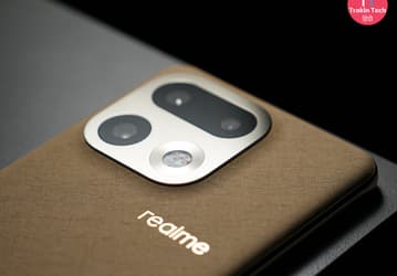 Довольно необычный задник. Realme 16 Pro+ предстал во всей красе на качественных живых фотографиях