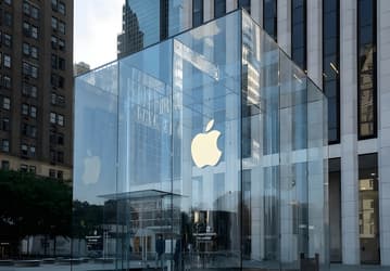 Apple лишилась двух топ-менеджеров за 72 часа и объявила о скором уходе ещё двух