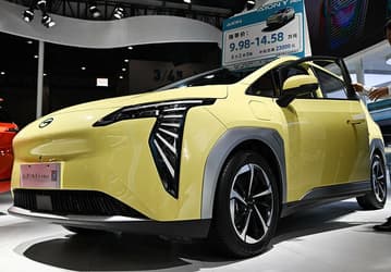 204 л.с., гарантия 4 года или 150 тыс. км, цена 2,4 млн рублей и экономия 255 000 рублей в год по сравнению с моделями на ДВС. Новый российский электромобиль от Яндекса полностью рассекречен