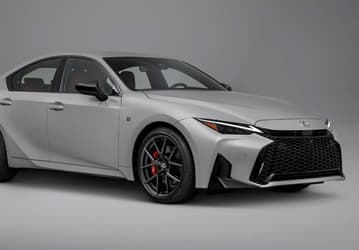 Lexus IS 2026 представлен в США: плюс 5000 долларов, минус 4- и 8-цилиндровый моторы